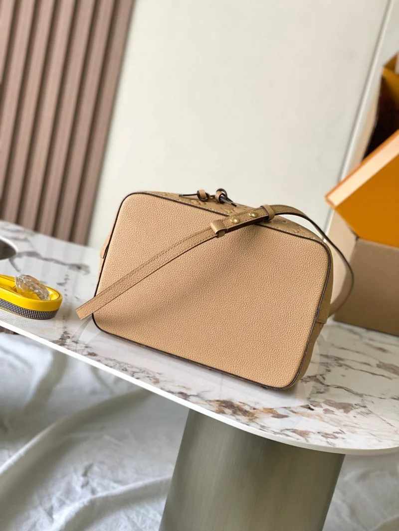 Louis Vuitton Bucket Bags FlexibleFit 40105