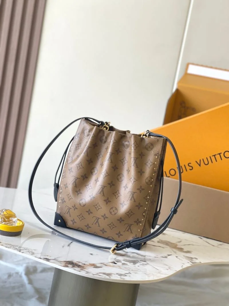 Bold Louis Vuitton Bucket Bags 40113