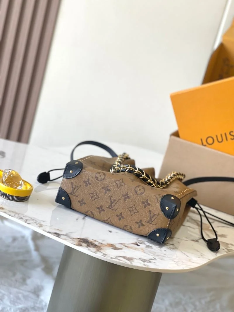 Bold Louis Vuitton Bucket Bags 40113