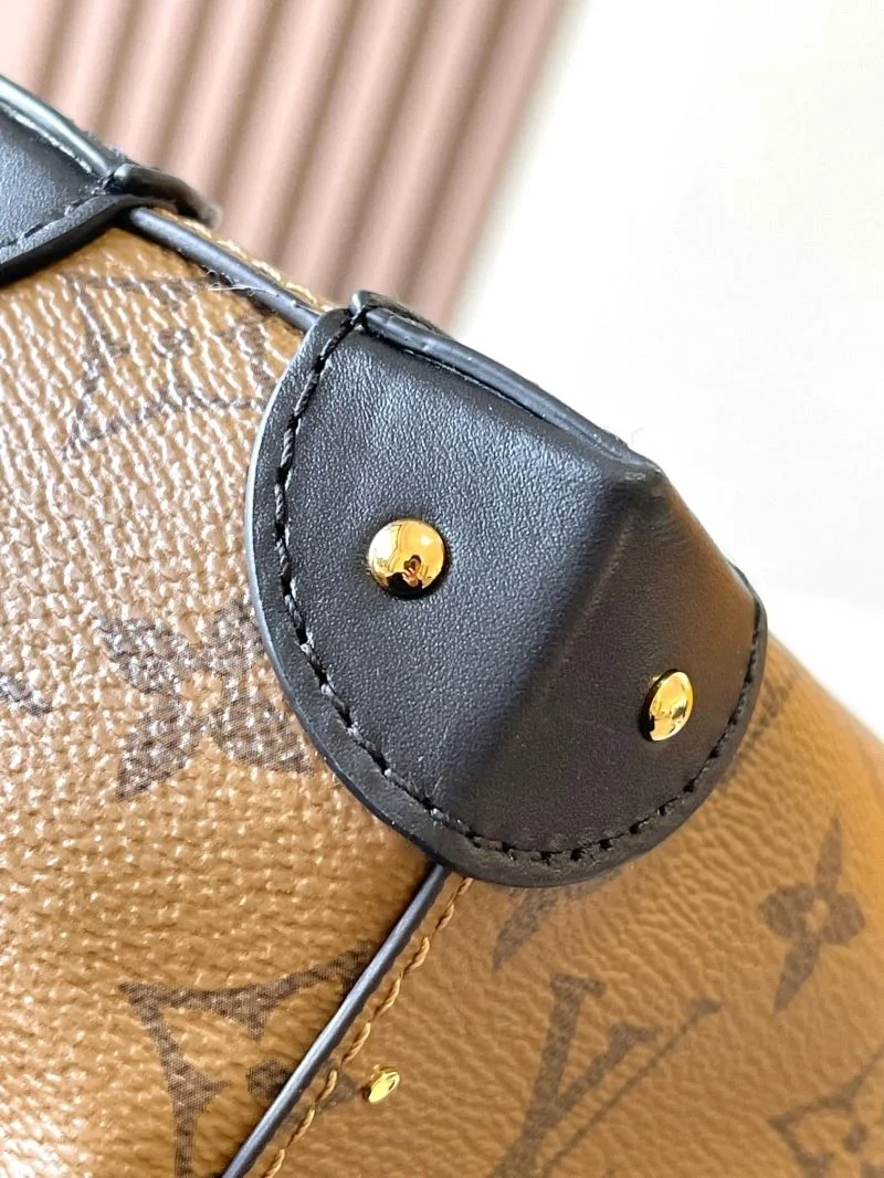 Bold Louis Vuitton Bucket Bags 40113
