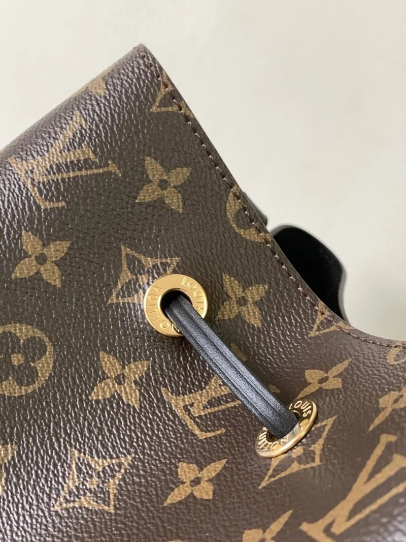 AllSeason Louis Vuitton Bucket Bags 40110