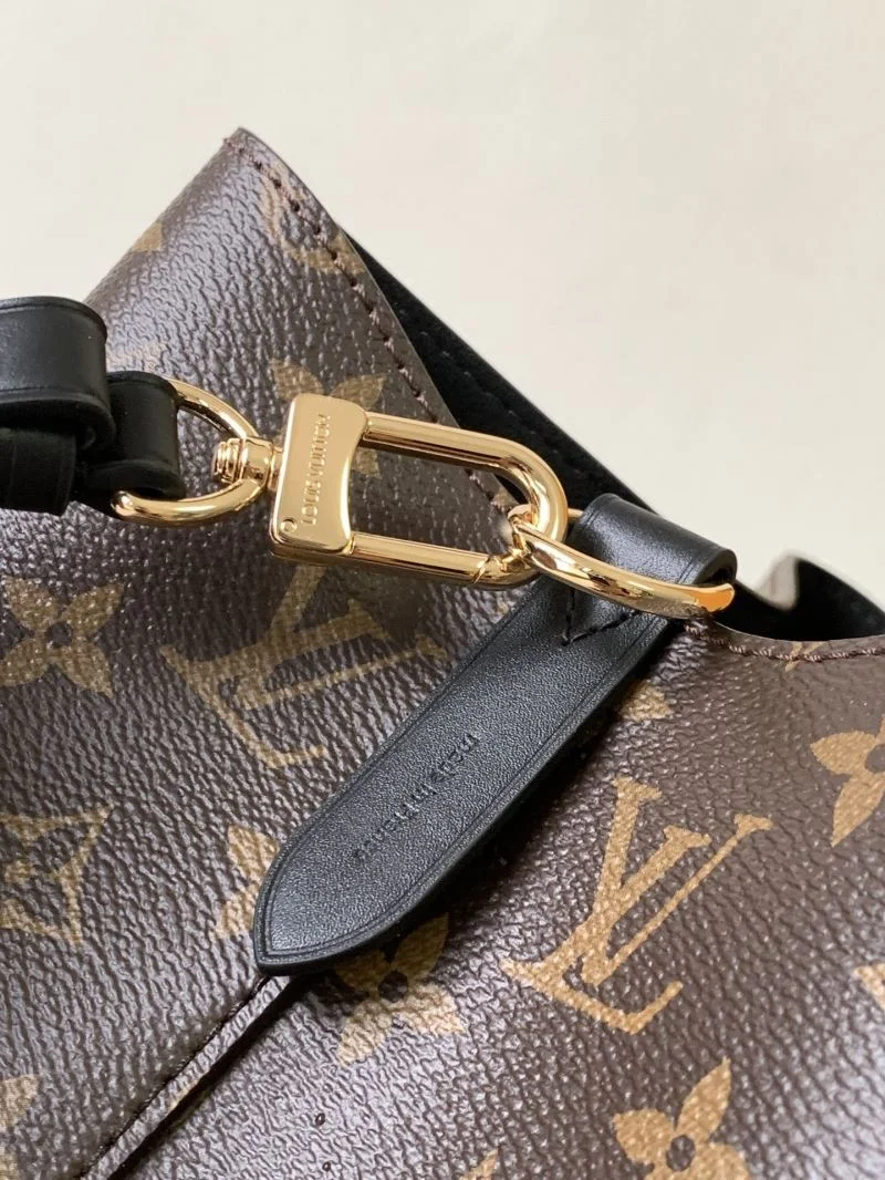 AllSeason Louis Vuitton Bucket Bags 40110