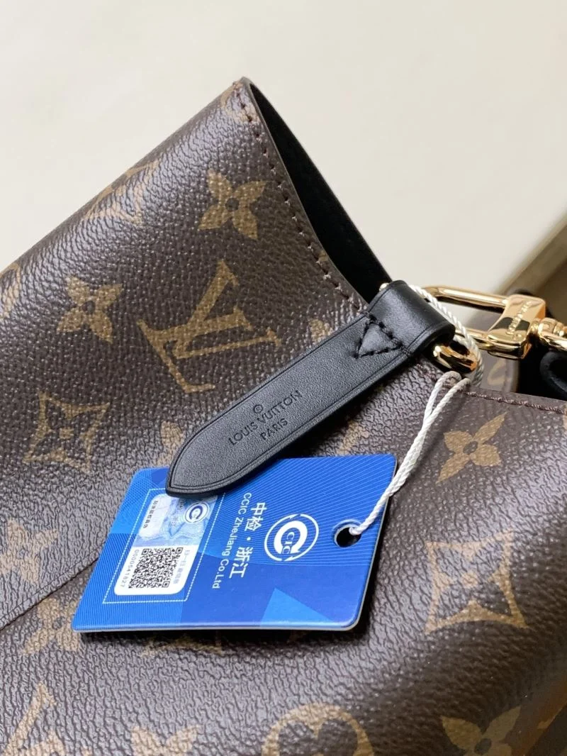 AllSeason Louis Vuitton Bucket Bags 40110