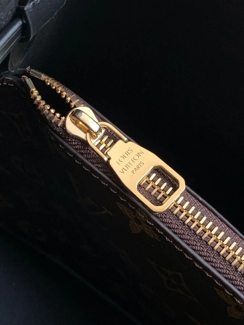 AllSeason Louis Vuitton Bucket Bags 40110