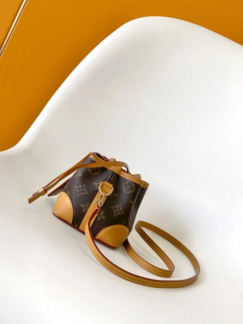 Versatile Louis Vuitton Bucket Bags 39287
