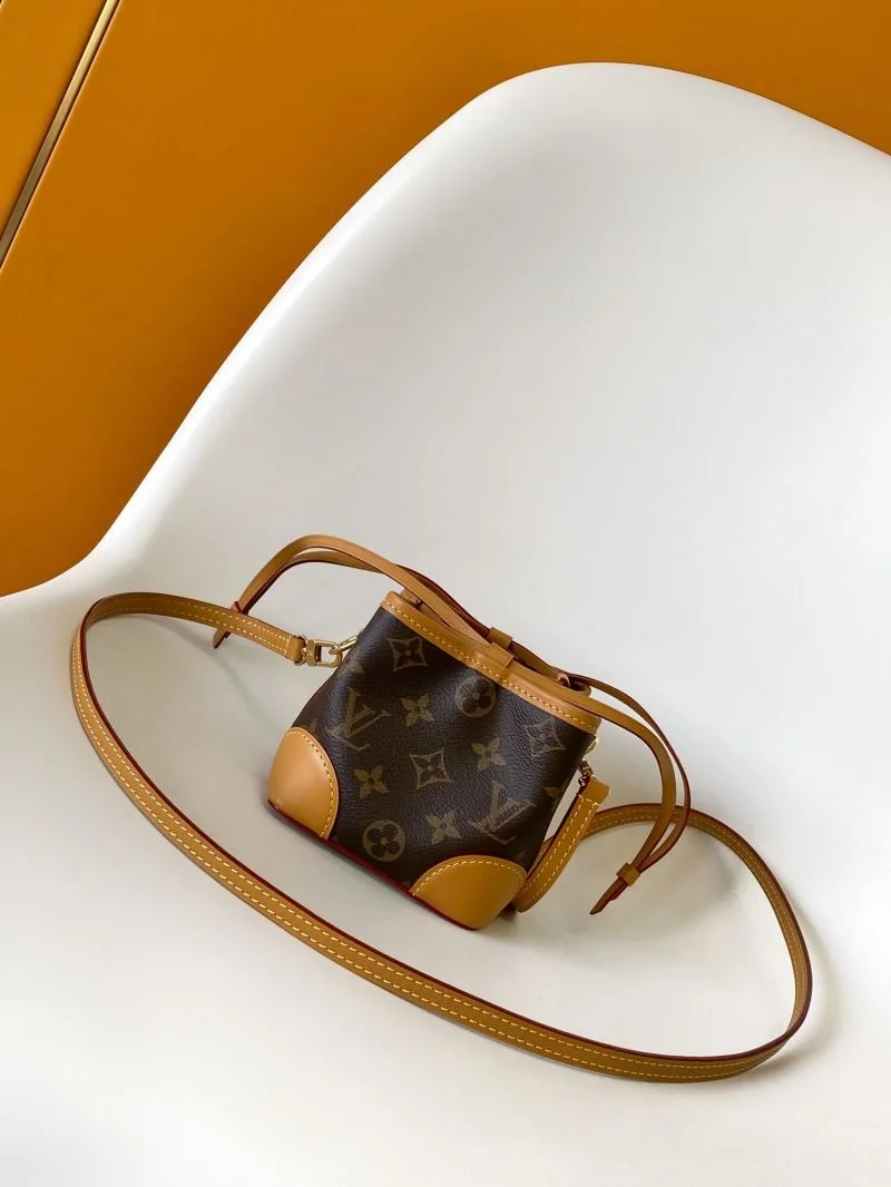 Versatile Louis Vuitton Bucket Bags 39287