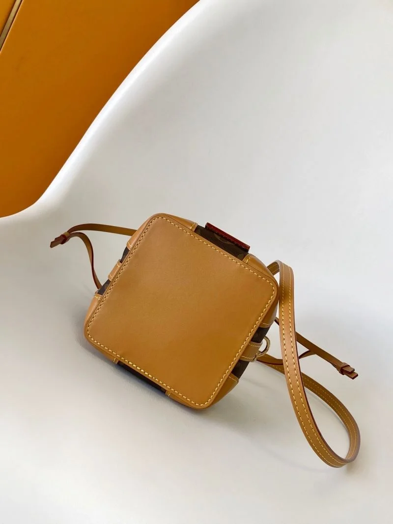 Versatile Louis Vuitton Bucket Bags 39287