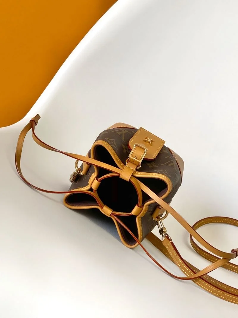Versatile Louis Vuitton Bucket Bags 39287