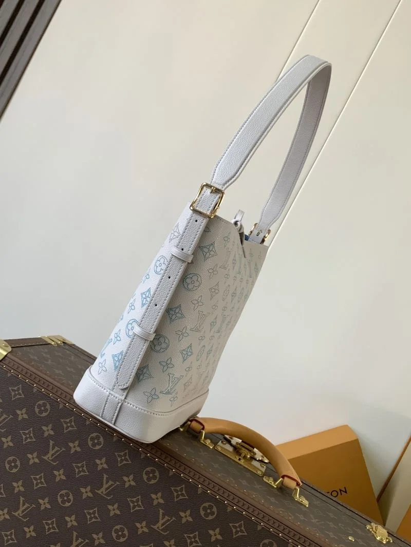 UrbanChic Louis Vuitton Bucket Bags 39273