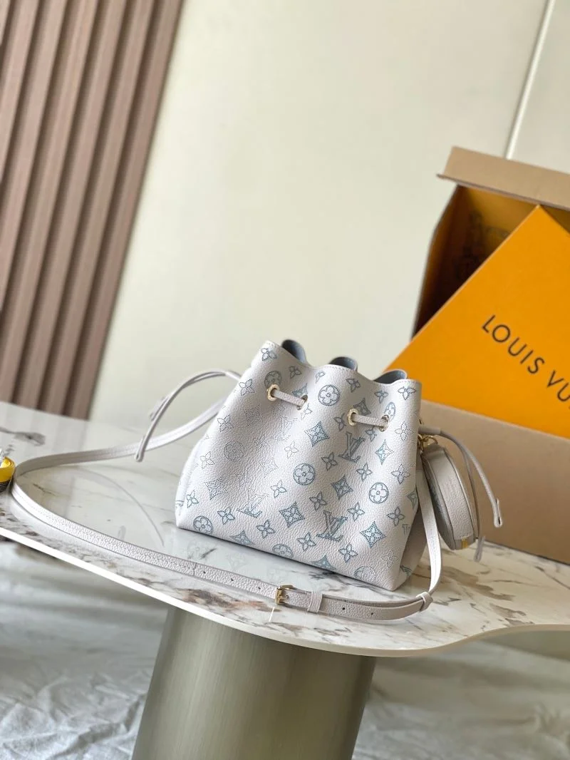 Vibrant Louis Vuitton Bucket Bags 38908