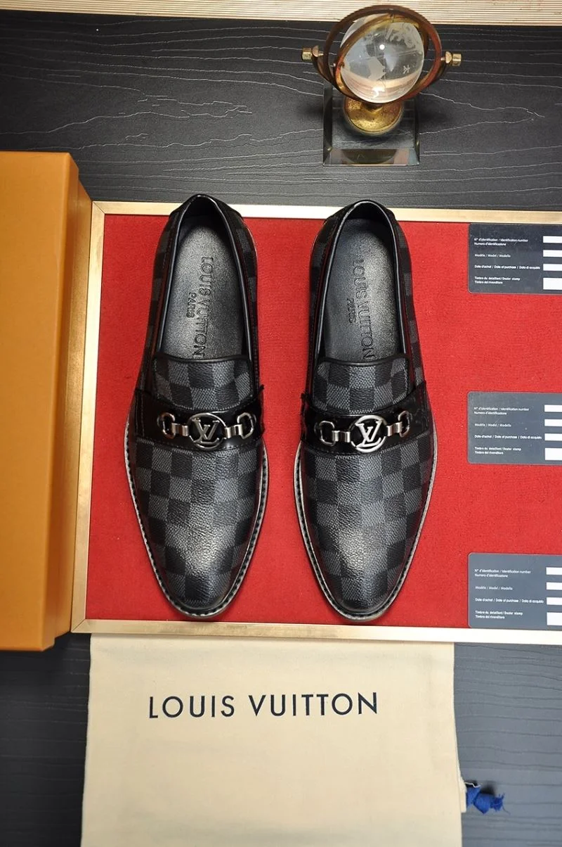 Louis Vuitton Business Shoes Sporty 33228
