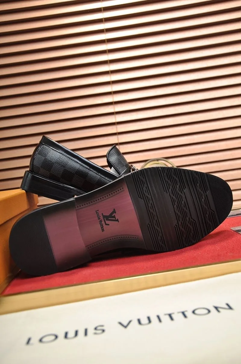 Louis Vuitton Business Shoes Sporty 33228