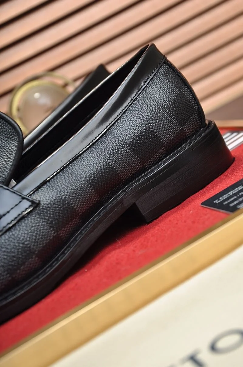 Louis Vuitton Business Shoes Sporty 33228