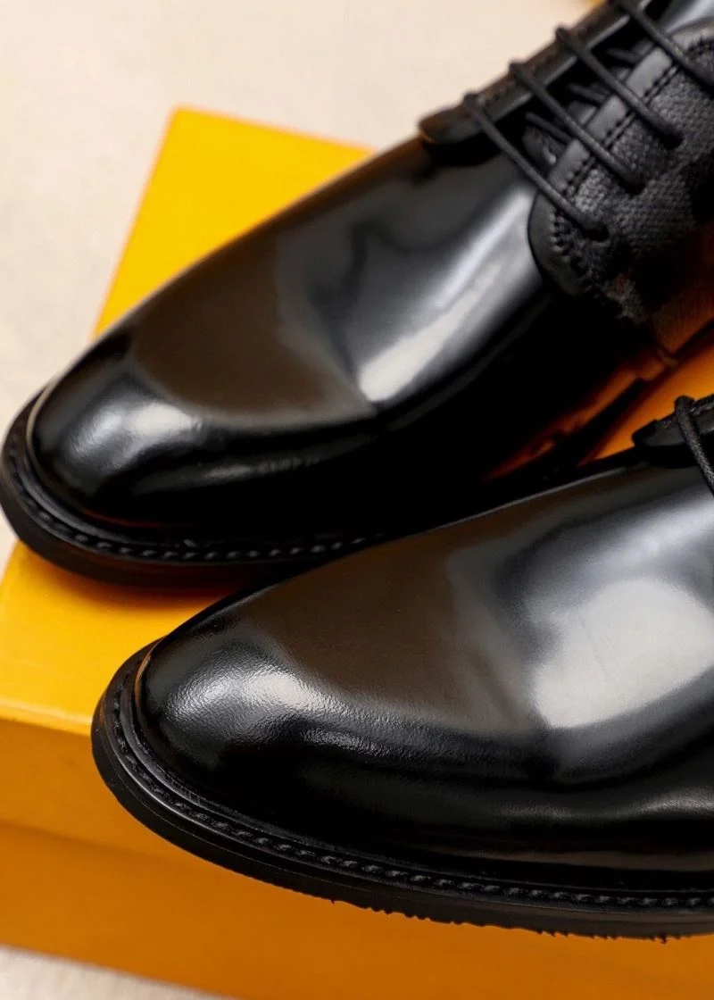 Unisex Louis Vuitton Business Shoes 33211
