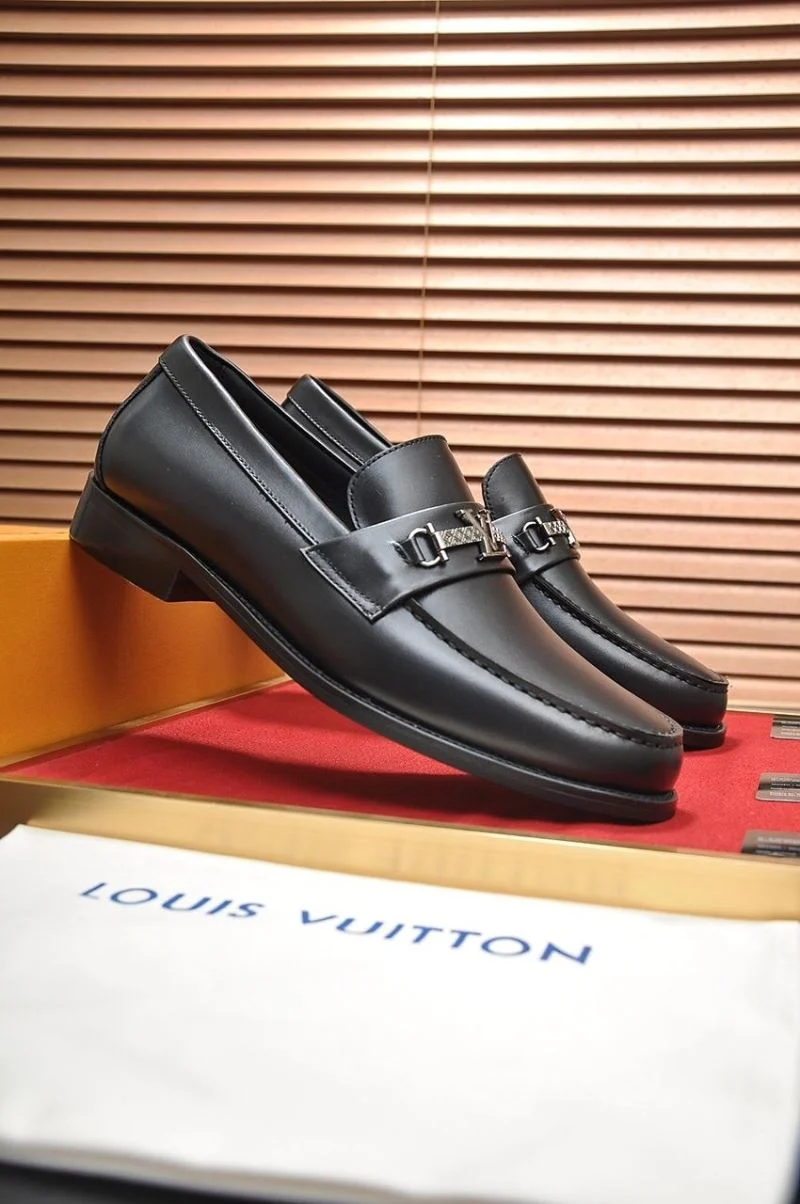 Louis Vuitton Business Shoes Sophisticated 33111