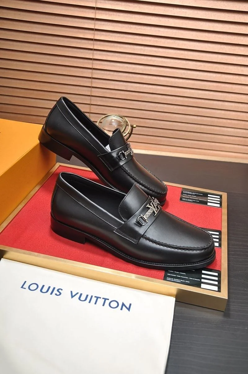Louis Vuitton Business Shoes Sophisticated 33111