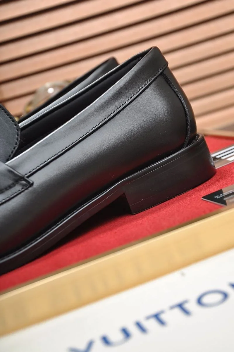 Louis Vuitton Business Shoes Sophisticated 33111