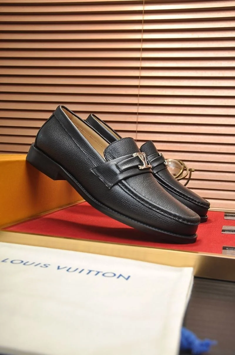 MoistureWicking Louis Vuitton Business Shoes 33106