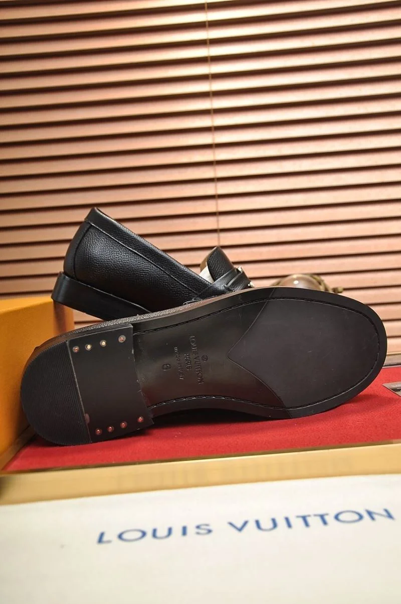 MoistureWicking Louis Vuitton Business Shoes 33106