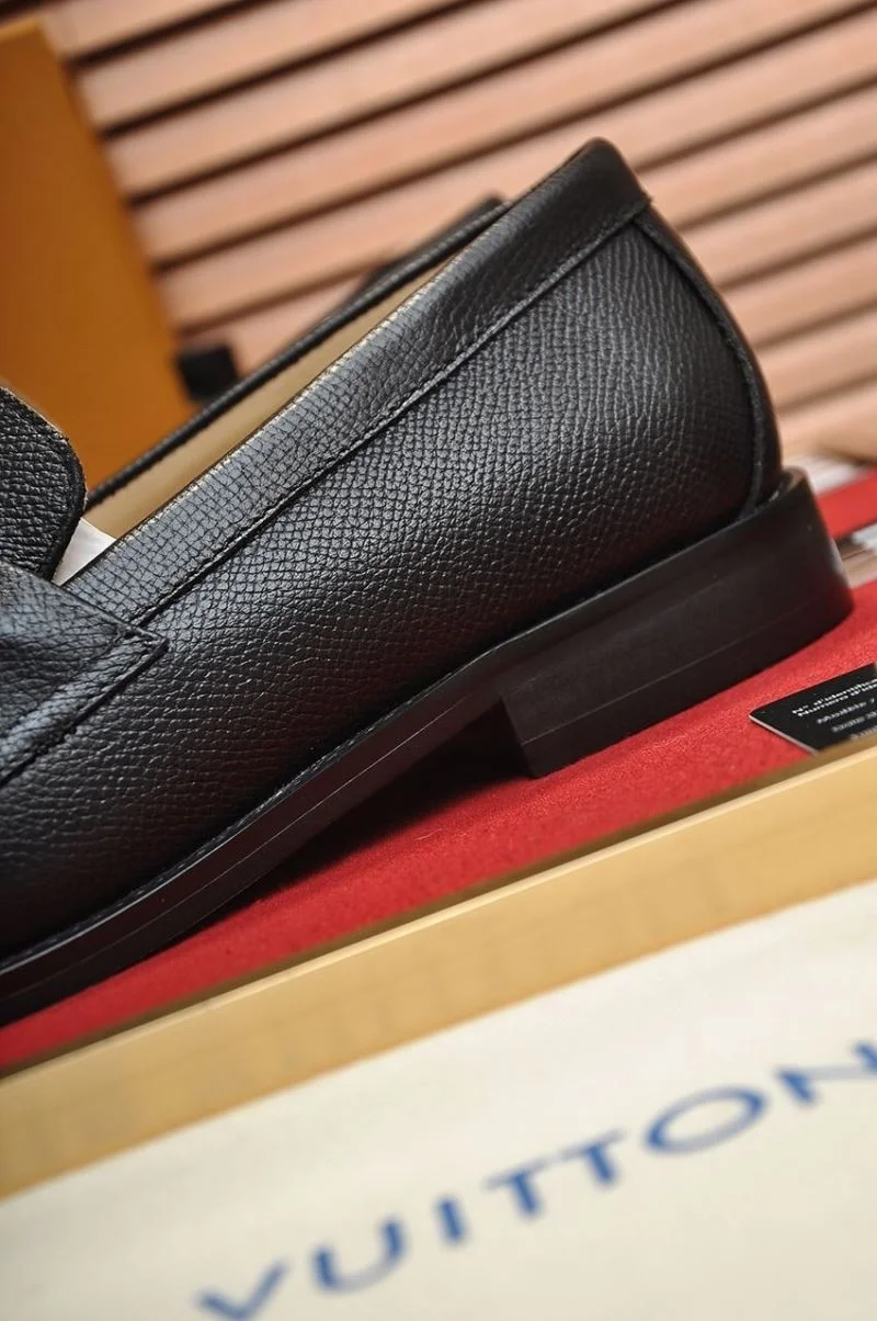 MoistureWicking Louis Vuitton Business Shoes 33106