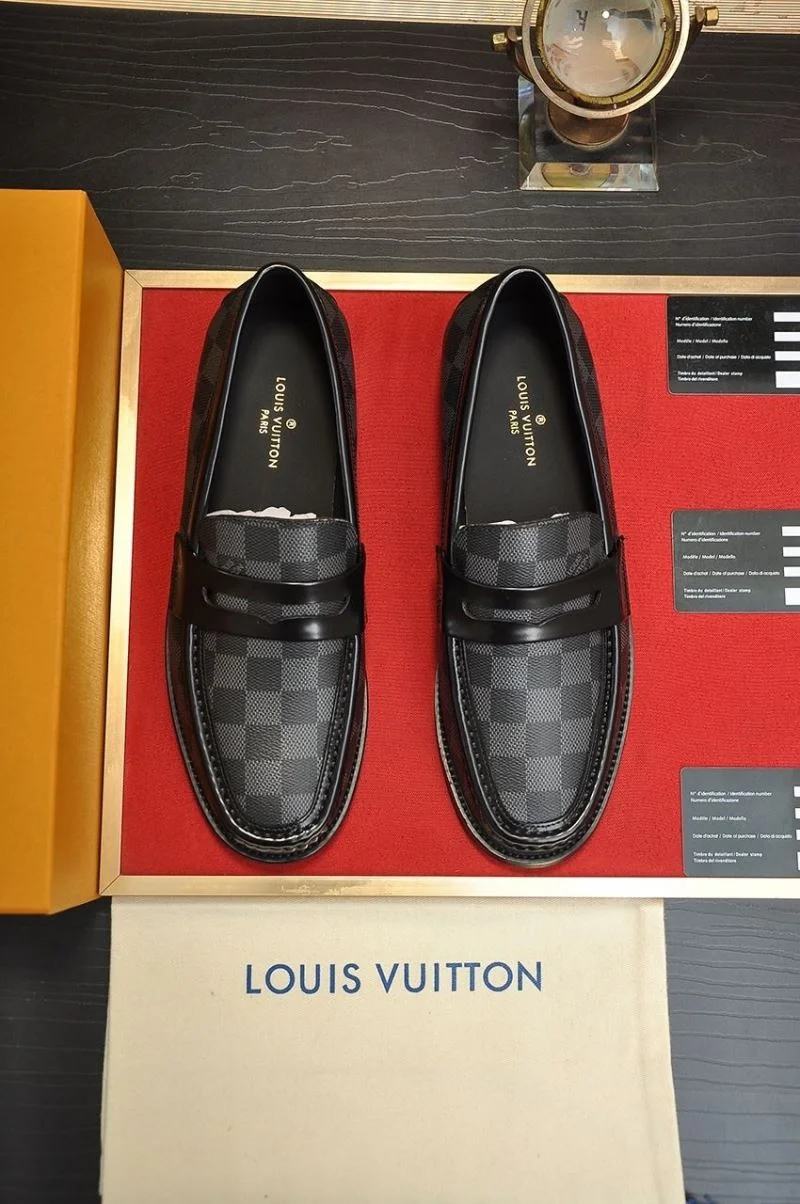 Bright Louis Vuitton Business Shoes 33091