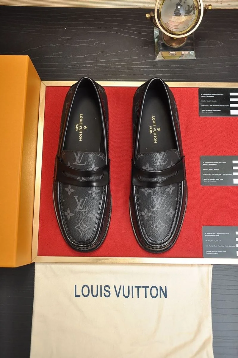 Versatile Louis Vuitton Business Shoes 33084