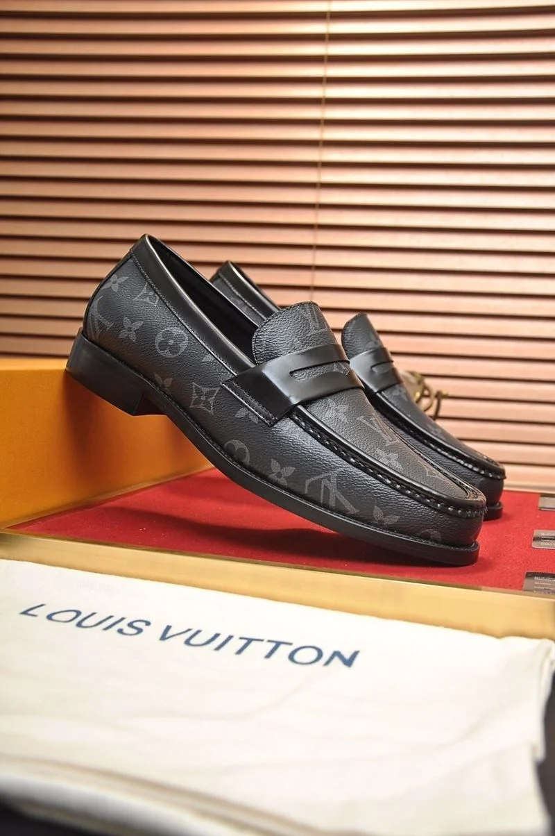 Versatile Louis Vuitton Business Shoes 33084