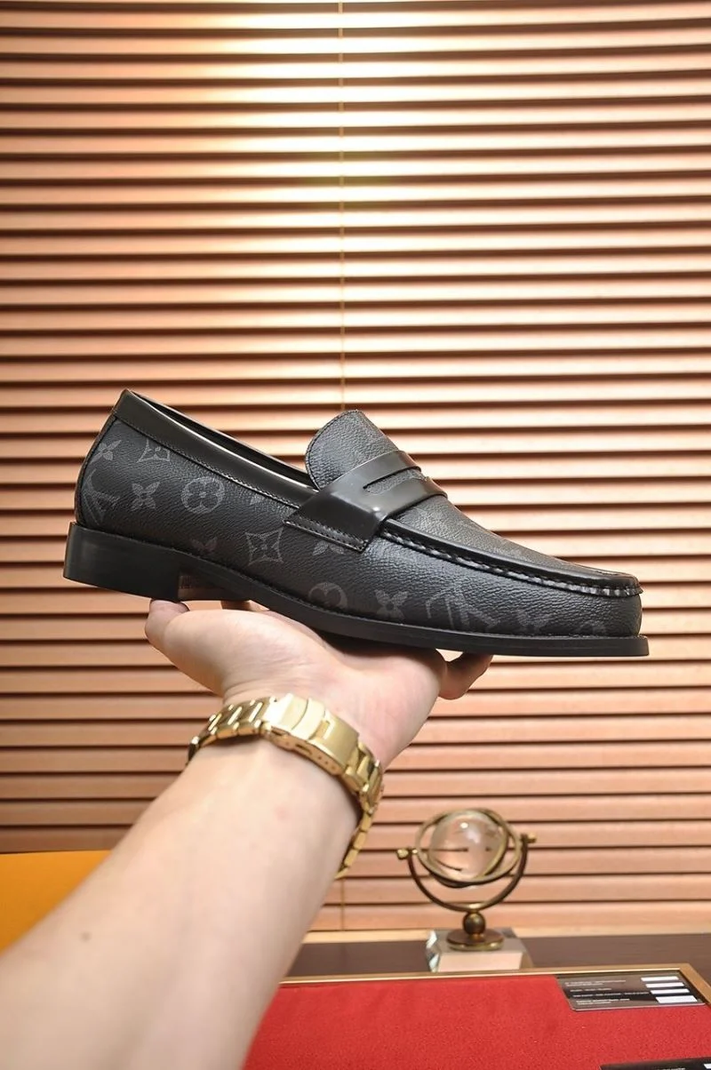 Versatile Louis Vuitton Business Shoes 33084