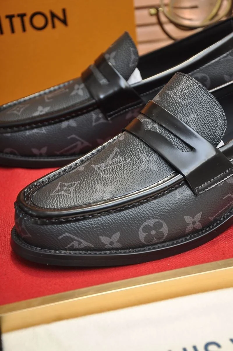 Versatile Louis Vuitton Business Shoes 33084