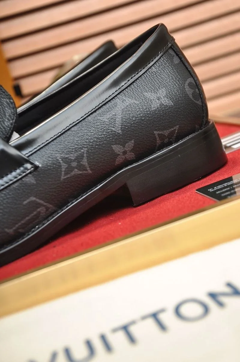 Versatile Louis Vuitton Business Shoes 33084