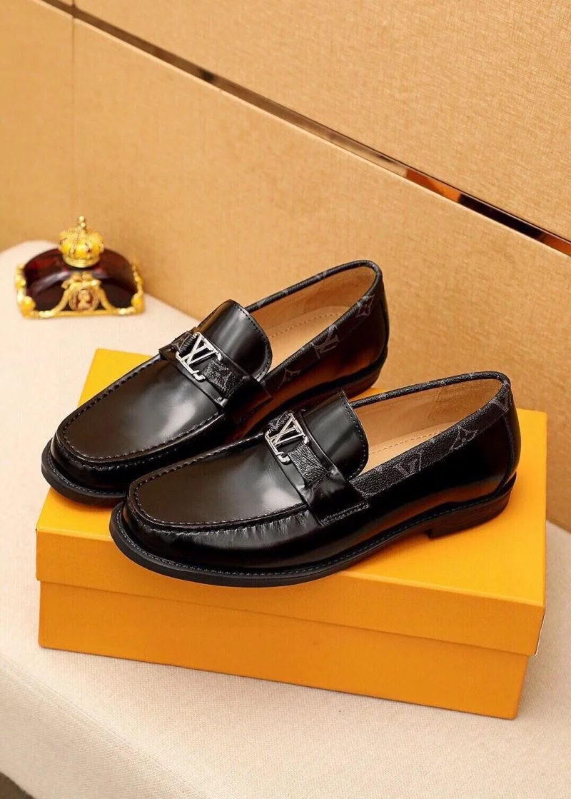 Louis Vuitton Business Shoes Compact 33076