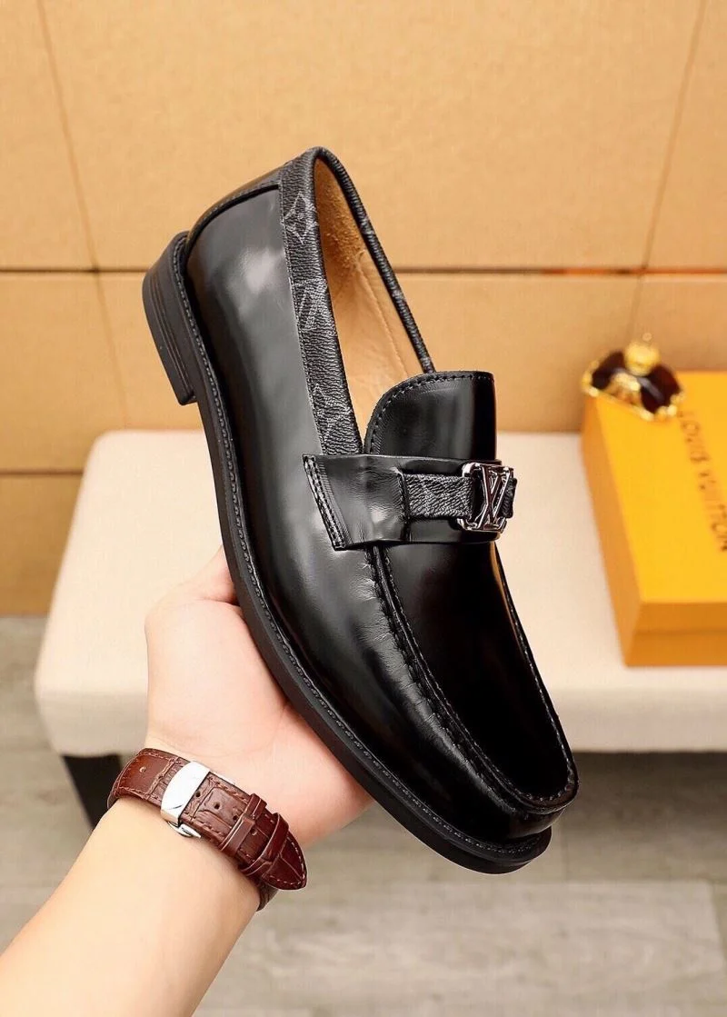 Louis Vuitton Business Shoes Compact 33076