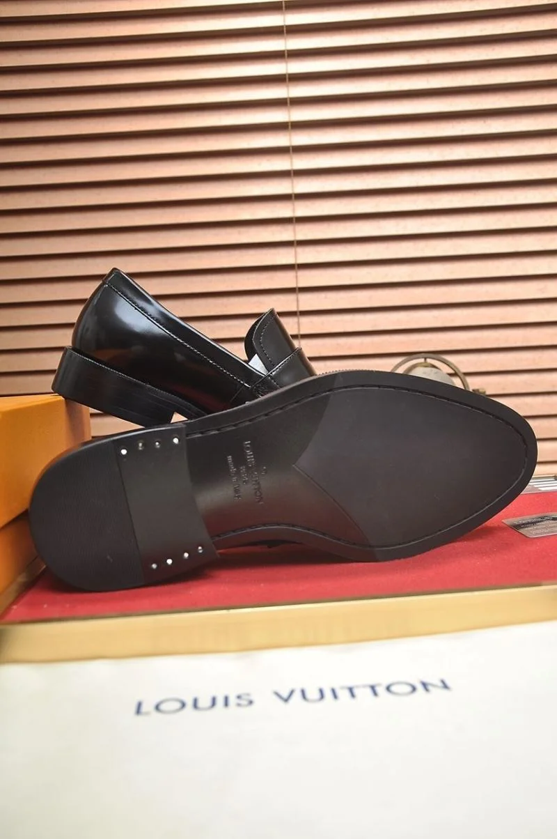 Sporty Louis Vuitton Business Shoes 33070