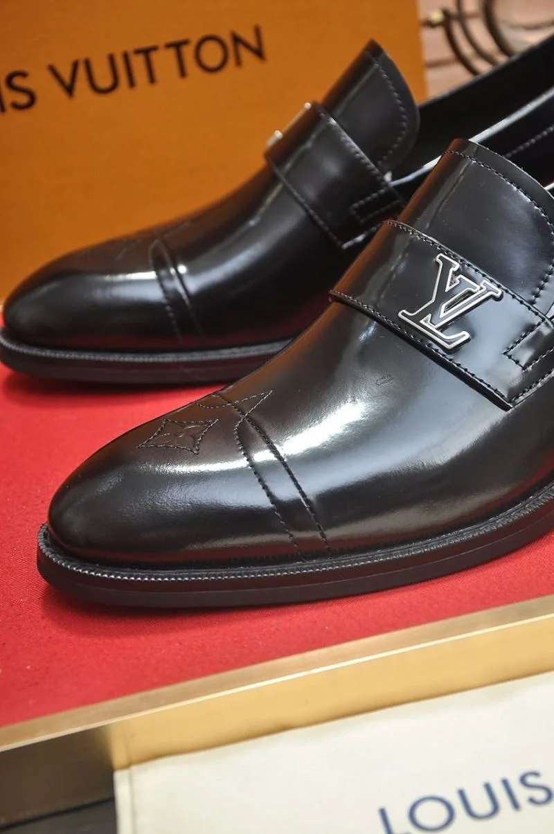 Sporty Louis Vuitton Business Shoes 33070