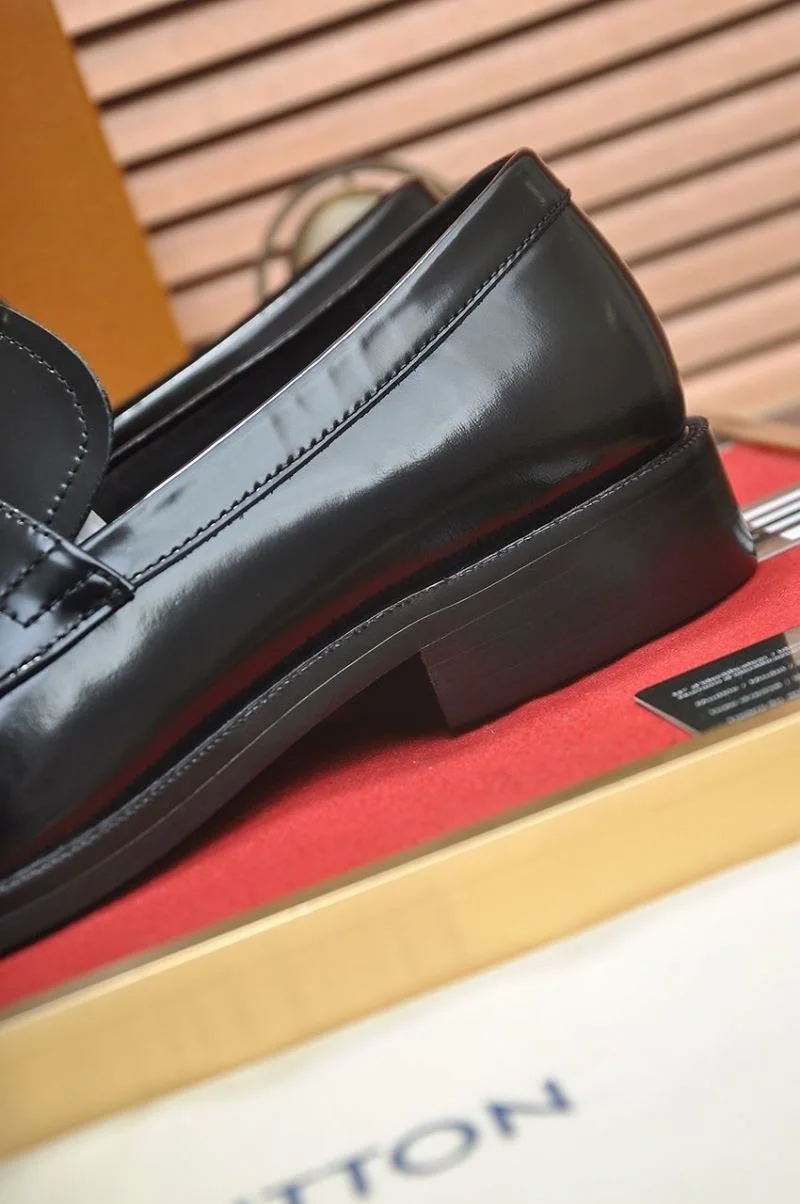 Sporty Louis Vuitton Business Shoes 33070
