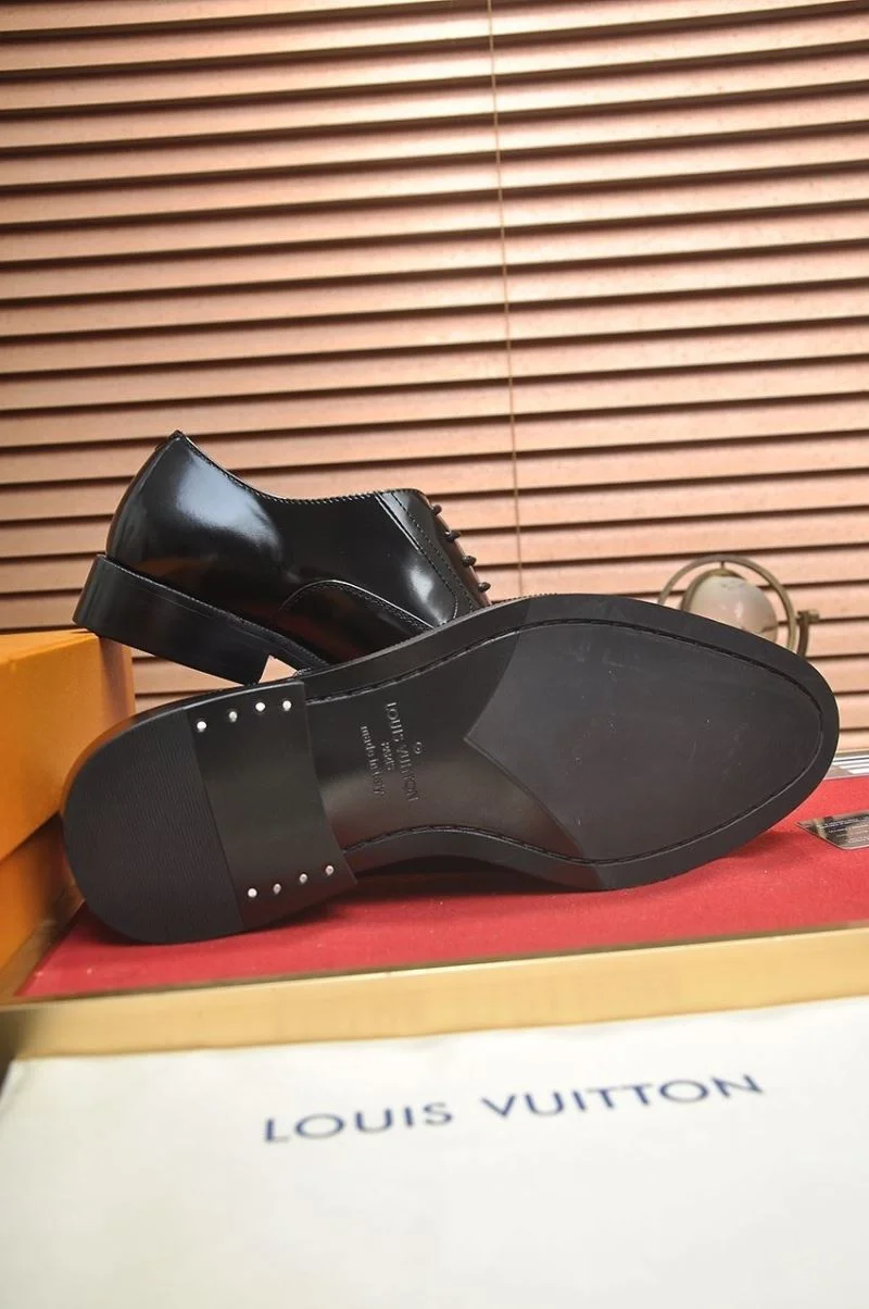 Unisex Louis Vuitton Business Shoes 33068