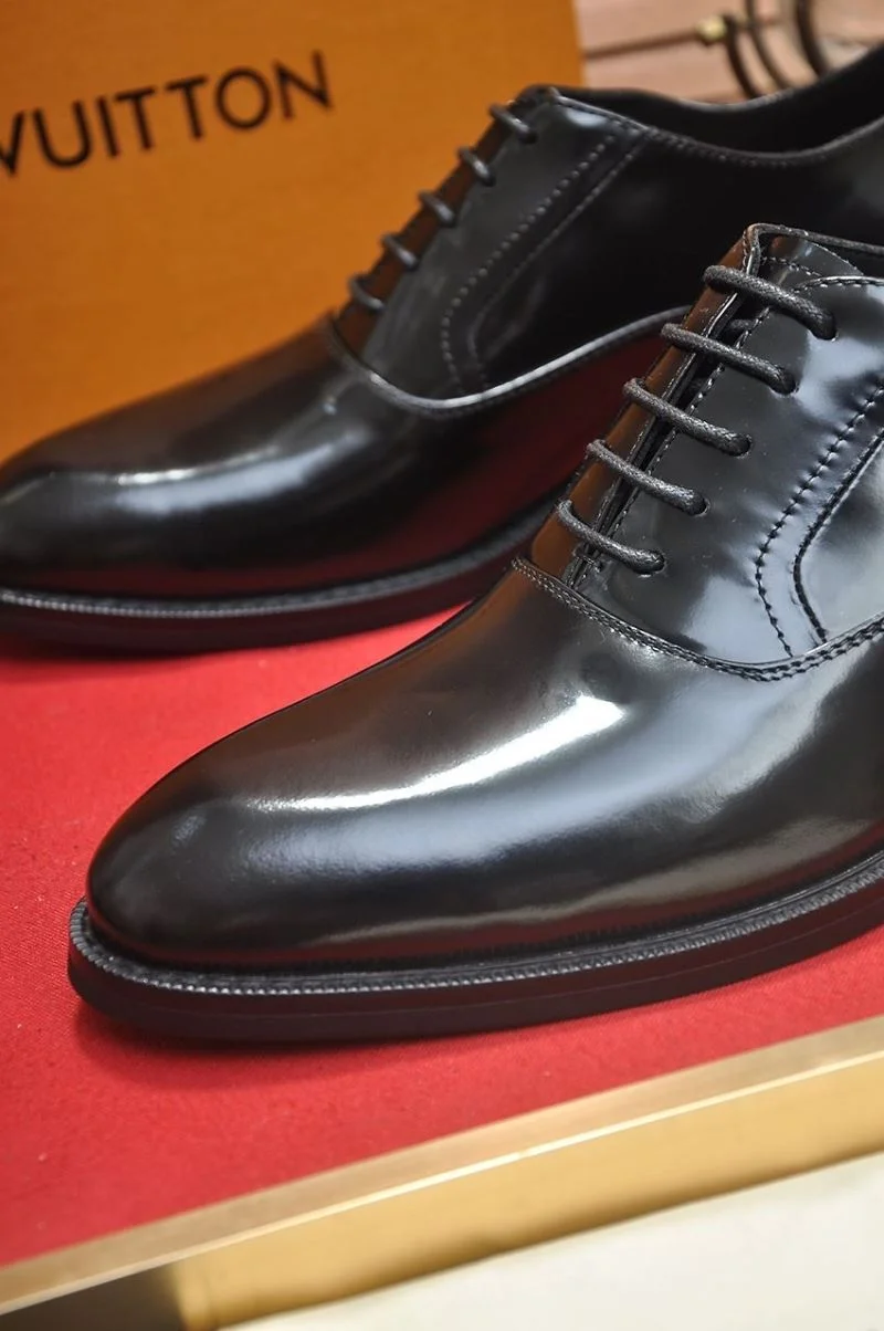 Unisex Louis Vuitton Business Shoes 33068