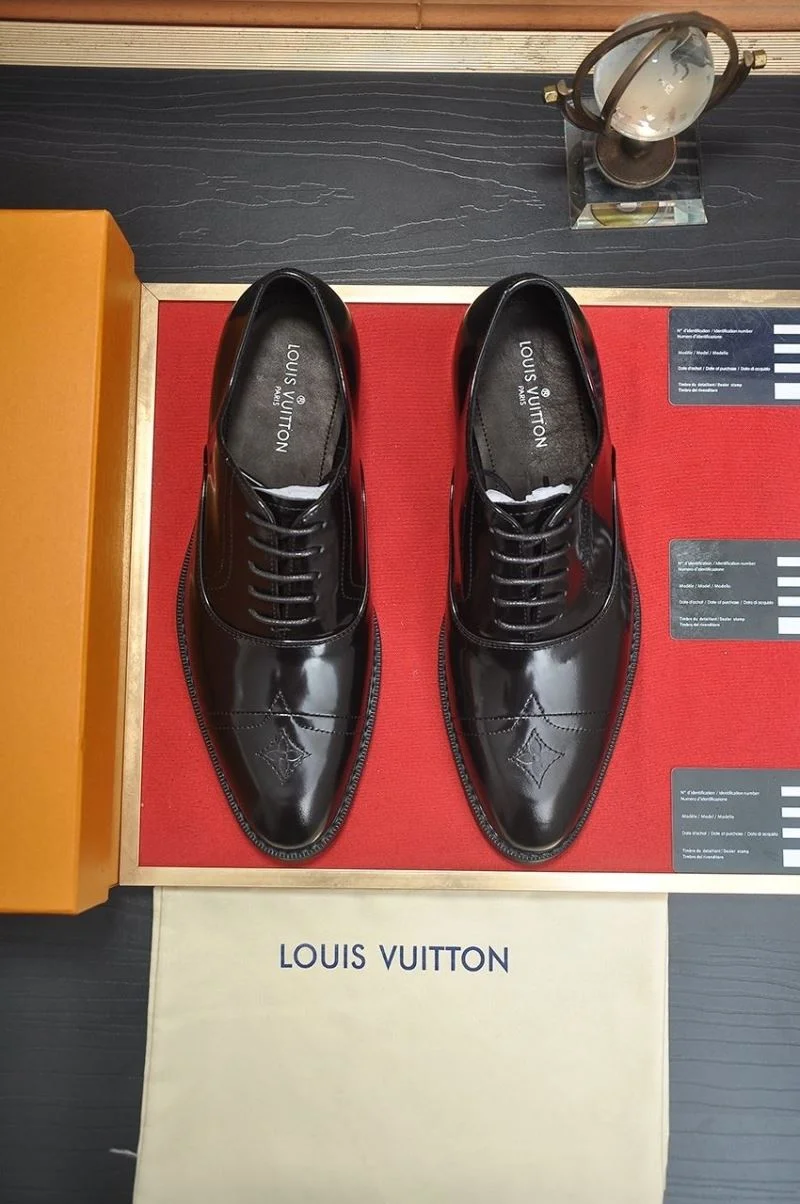 Louis Vuitton Business Shoes Sporty 33059