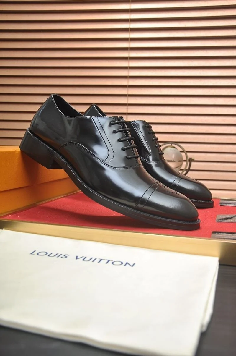 Louis Vuitton Business Shoes Sporty 33059