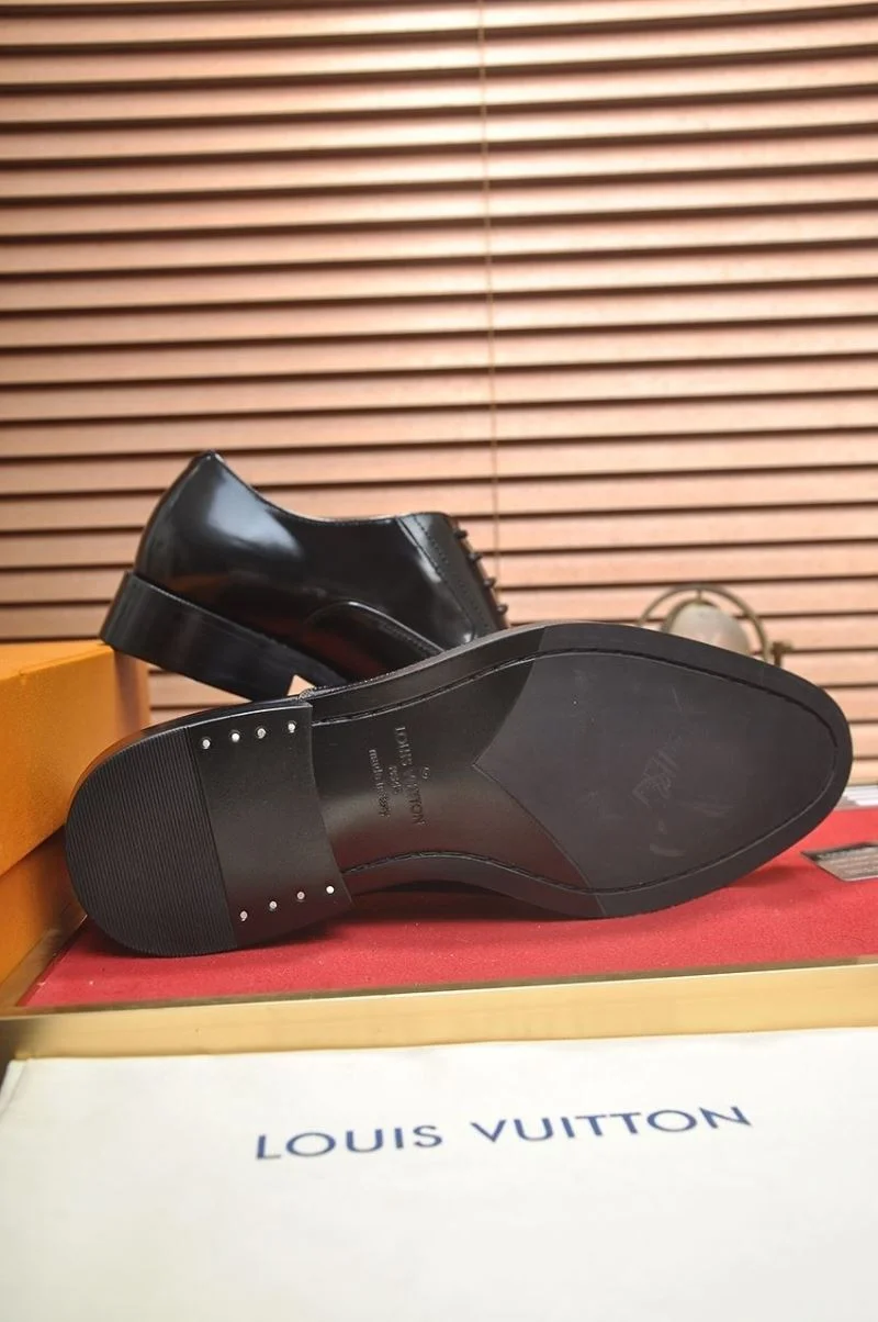 Louis Vuitton Business Shoes Sporty 33059