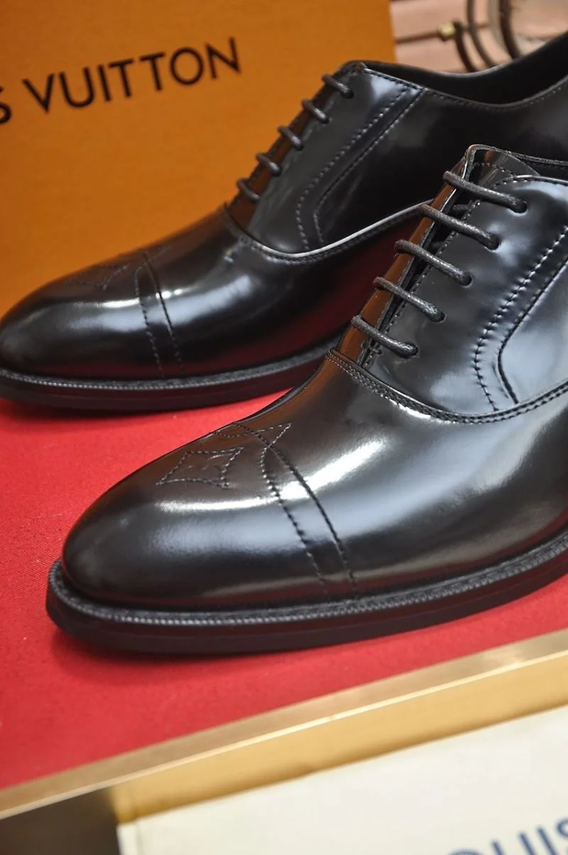 Louis Vuitton Business Shoes Sporty 33059