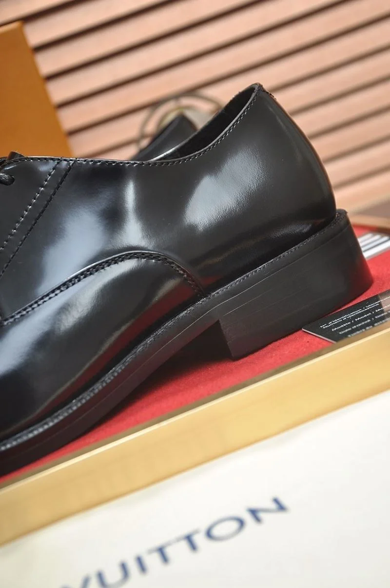 Louis Vuitton Business Shoes Sporty 33059