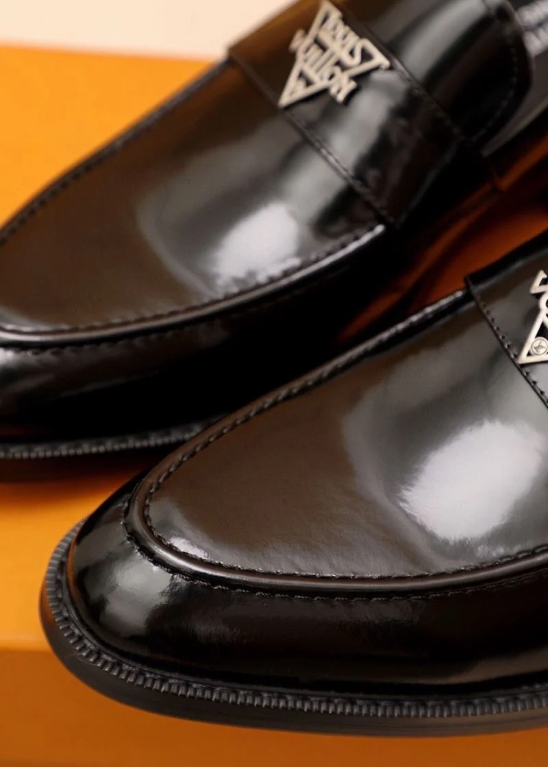 Timeless Louis Vuitton Business Shoes 33044