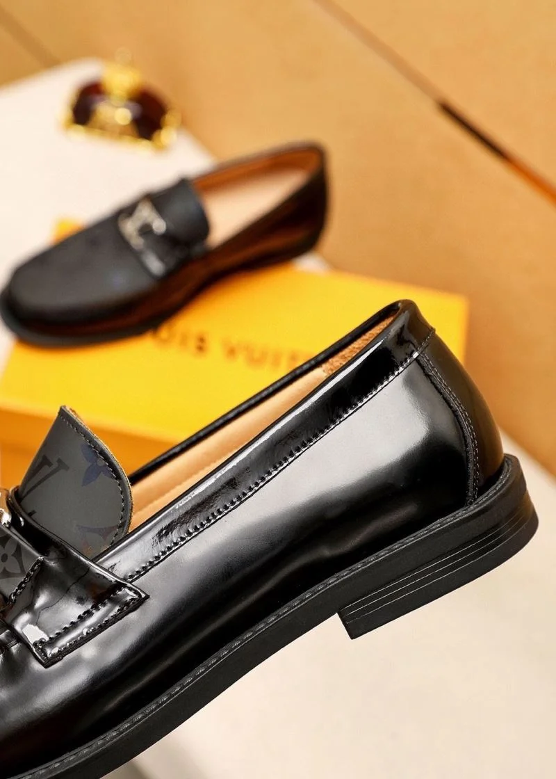 Sporty Louis Vuitton Business Shoes 33004
