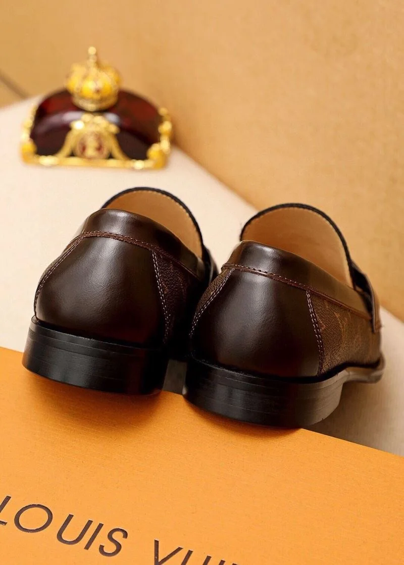 Louis Vuitton Business Shoes Sophisticated 33018