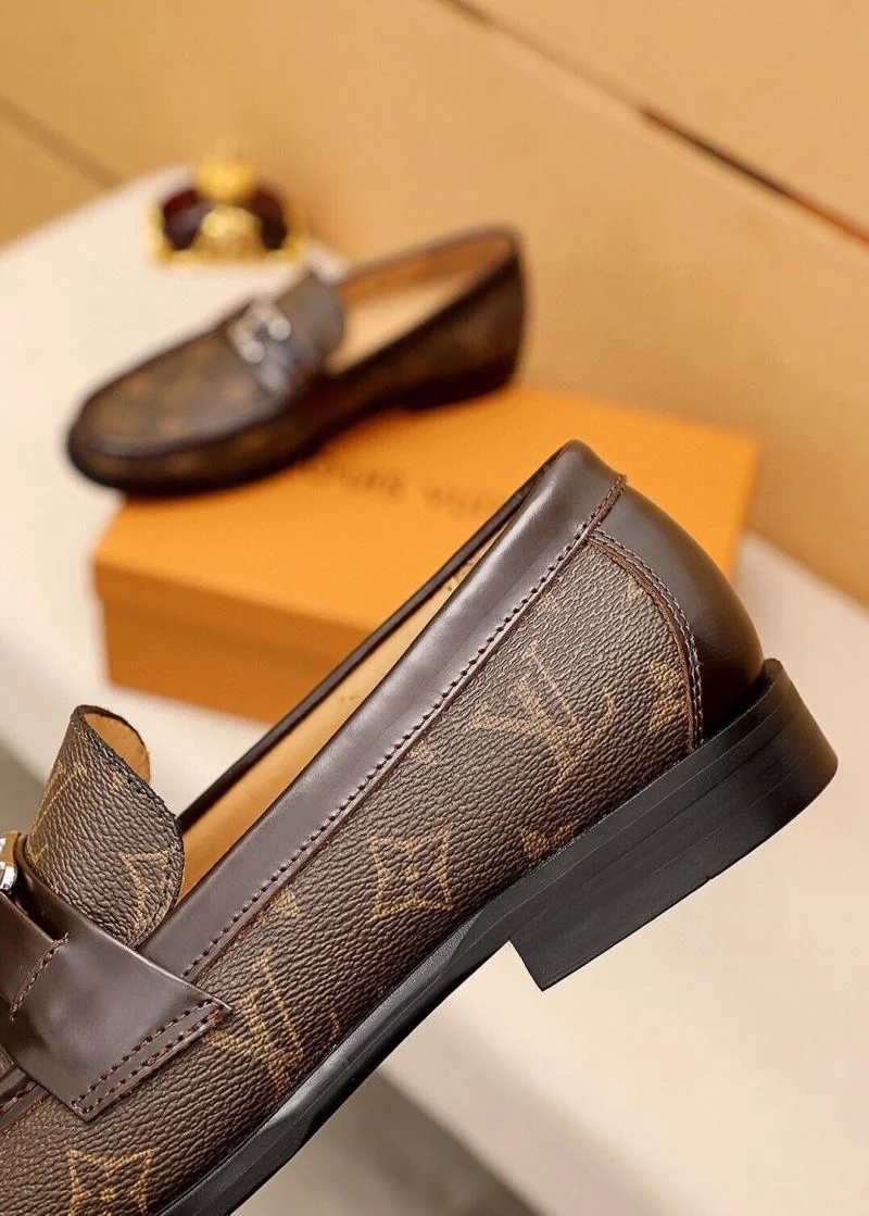Louis Vuitton Business Shoes Sophisticated 33018