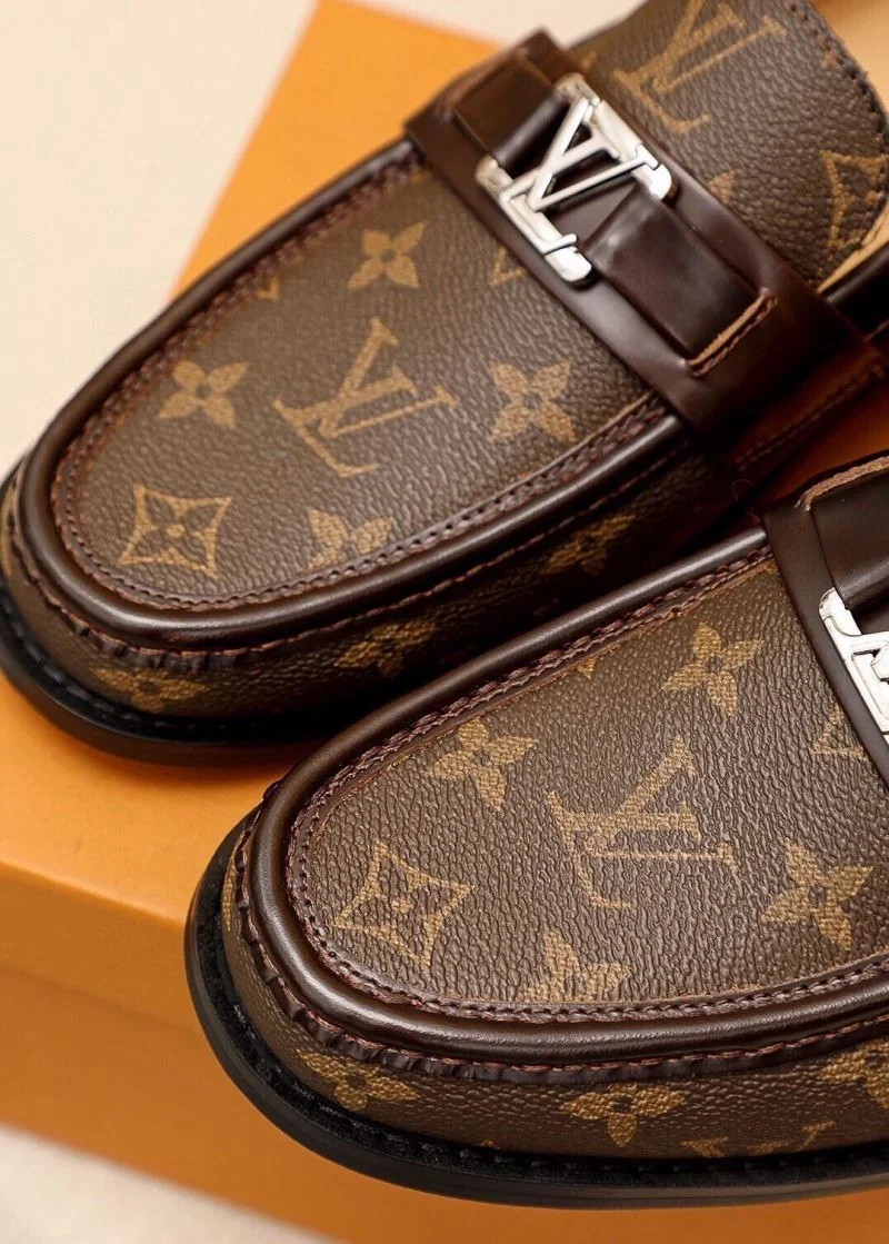 Louis Vuitton Business Shoes Sophisticated 33018