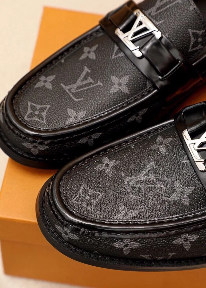 Louis Vuitton Business Shoes Bold 33013
