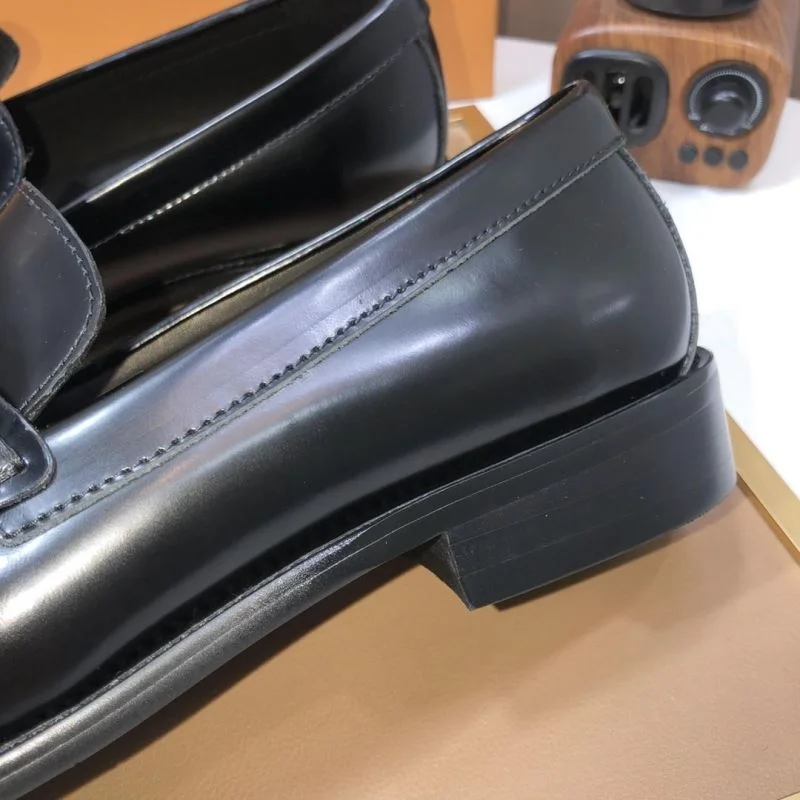 Lightweight Louis Vuitton Business Shoes 32973