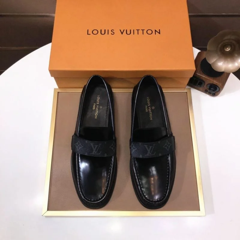 Louis Vuitton Business Shoes Sporty 32979